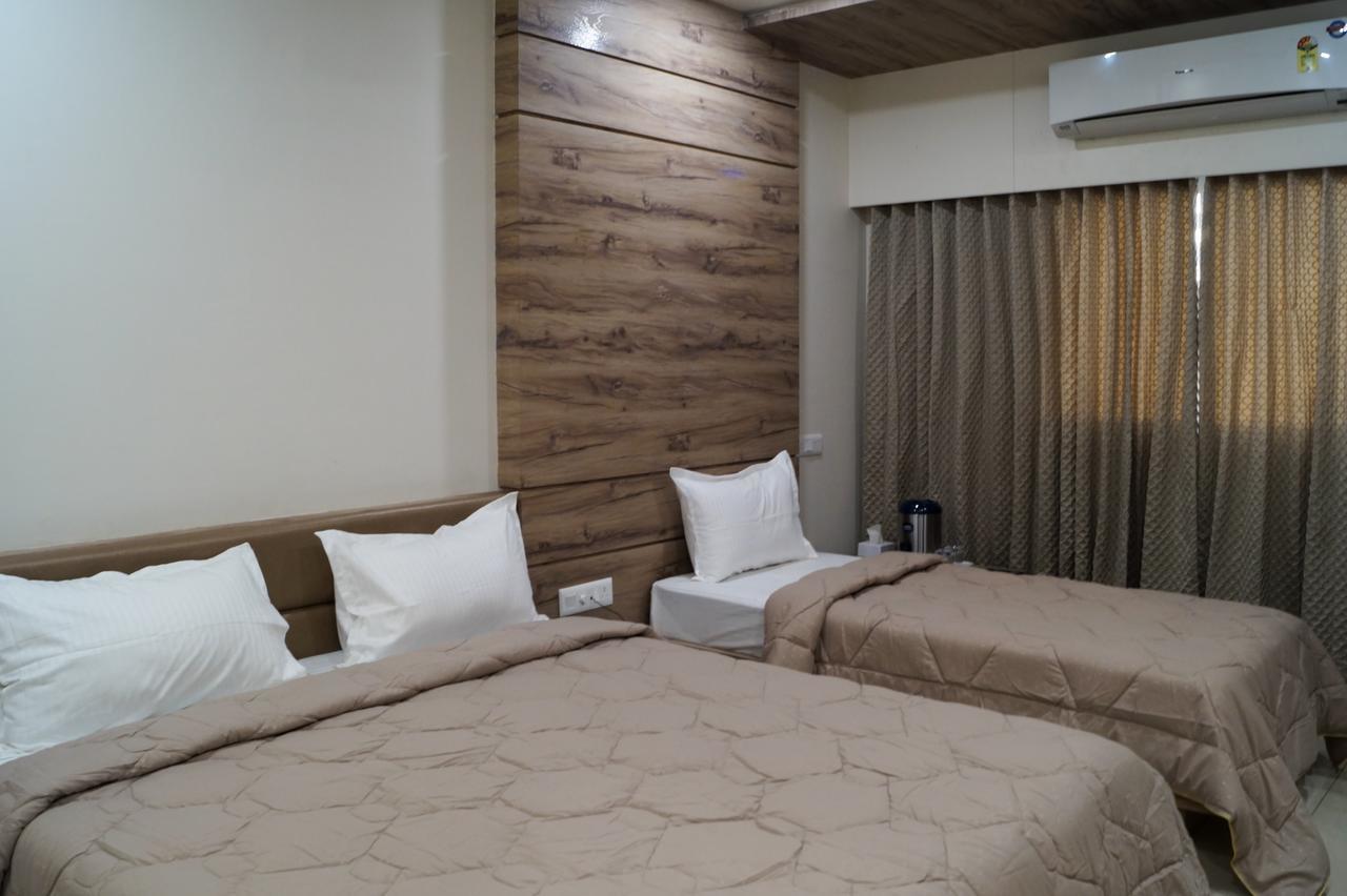 Hotel Midtown 바도다라 외부 사진